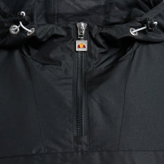 Detailed zoom on the adjustable hood and the 1/4 zip closure of the Ellesse Mont 2 Overhead Jacket, highlighting its functional design.