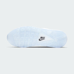 Nike Air Max Command Men's White Trainers 629993-112 outsole with black waffle-style tread pattern and flex grooves
