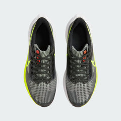 Top-down view of a pair of Nike Air Max Alpha Trainer 5 Men's shoes in black, highlighting their sturdy silhouette and lace-up closure.