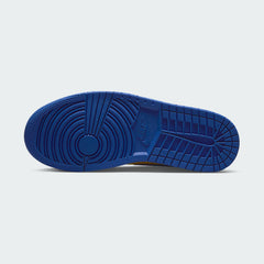View of the outsole of the Air Jordan 1 Hi Retro OG Women's yellow/blue trainers, showing the durable rubber sole and classic traction pattern.