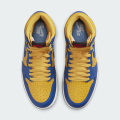 Top-down view of a pair of Air Jordan 1 Hi Retro OG Women's trainers in yellow and blue, highlighting their classic silhouette and lace-up closure.