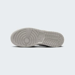 tradesports.co.uk Nike Juniors Air Jordan 1 Mid Special Edition FQ8088 103