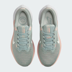 Top-down view of a pair of Nike Air Winflo 10 Women's running shoes in green, highlighting their streamlined silhouette and lace-up closure.