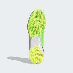View of the outsole of the Adidas X Speedportal.3 Indoor Men's green boots, showing the durable non-marking rubber sole with a grip-enhancing pattern for futsal courts.