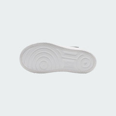 View of the outsole of the Nike Air Force 1 Low EasyOn Kids' white trainers, showing the durable rubber sole with pivot circles for traction.