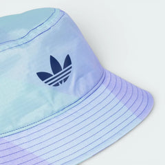 Detailed zoom on the brim stitching and the ripstop grid texture, emphasizing the durable and technical manufacturing.