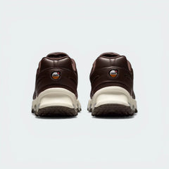 View from Behind Looking at the Heel: Focusing on the rear four Air tubes and the clean, leather-wrapped heel counter.