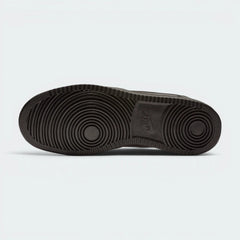 Displays the technical rubber cupsole designed for unreal multi-surface grip.