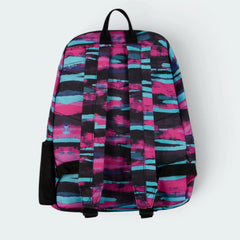 Emphasising the locked-in padded straps and the professional depth of the electric teal print.