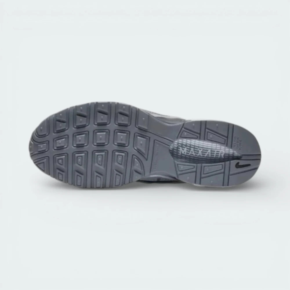 Displays the iconic Nike waffle pattern for multi-surface traction.