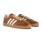 Emphasising the sleek profile and the tonal depth between the leather materials