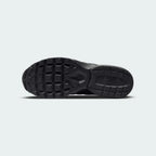 Nike Air Max Invigor Juniors Trainers Black 749572-003 outsole with flex grooves and black rubber grip