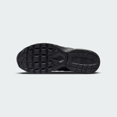 Nike Air Max Invigor Juniors Trainers Black 749572-003 outsole with flex grooves and black rubber grip