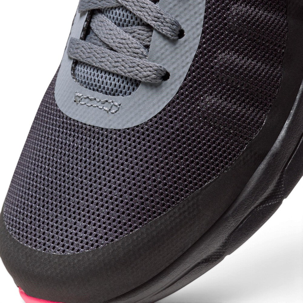the breathable mesh forefoot working in harmony with the shaped ankle collar acts as an absolute primary defence against heat retention and foot fatigue, delivering an unreal cool, comfortable ride through active school days.