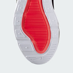 Detailed zoom on the outsole and midsole of the Nike Air Max 270 Men's black trainers, highlighting the transparent 270 Max Air cushioning and foam midsole.
