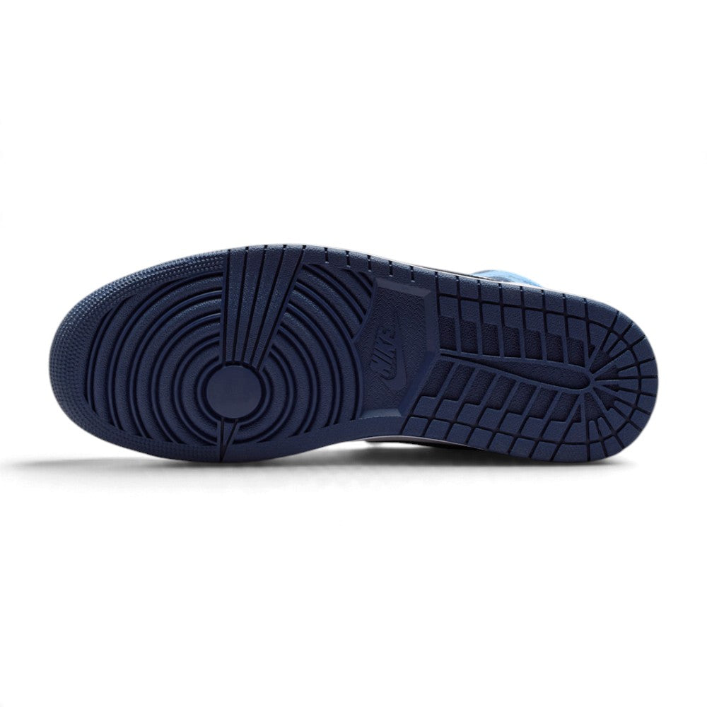 Bottom profile of the sneaker displaying the solid Midnight Navy rubber outsole with concentric pivot circle traction patterns.