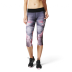 Highlights the high-velocity urban graphic and the professional finish of the side-seam construction.