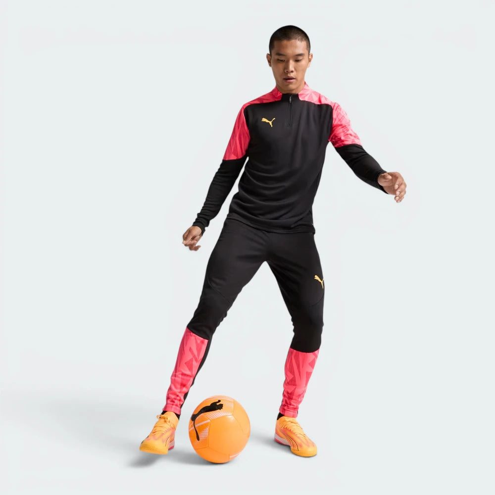 Emphasising the locked-in spherical shape and the professional "Black" branding depth.