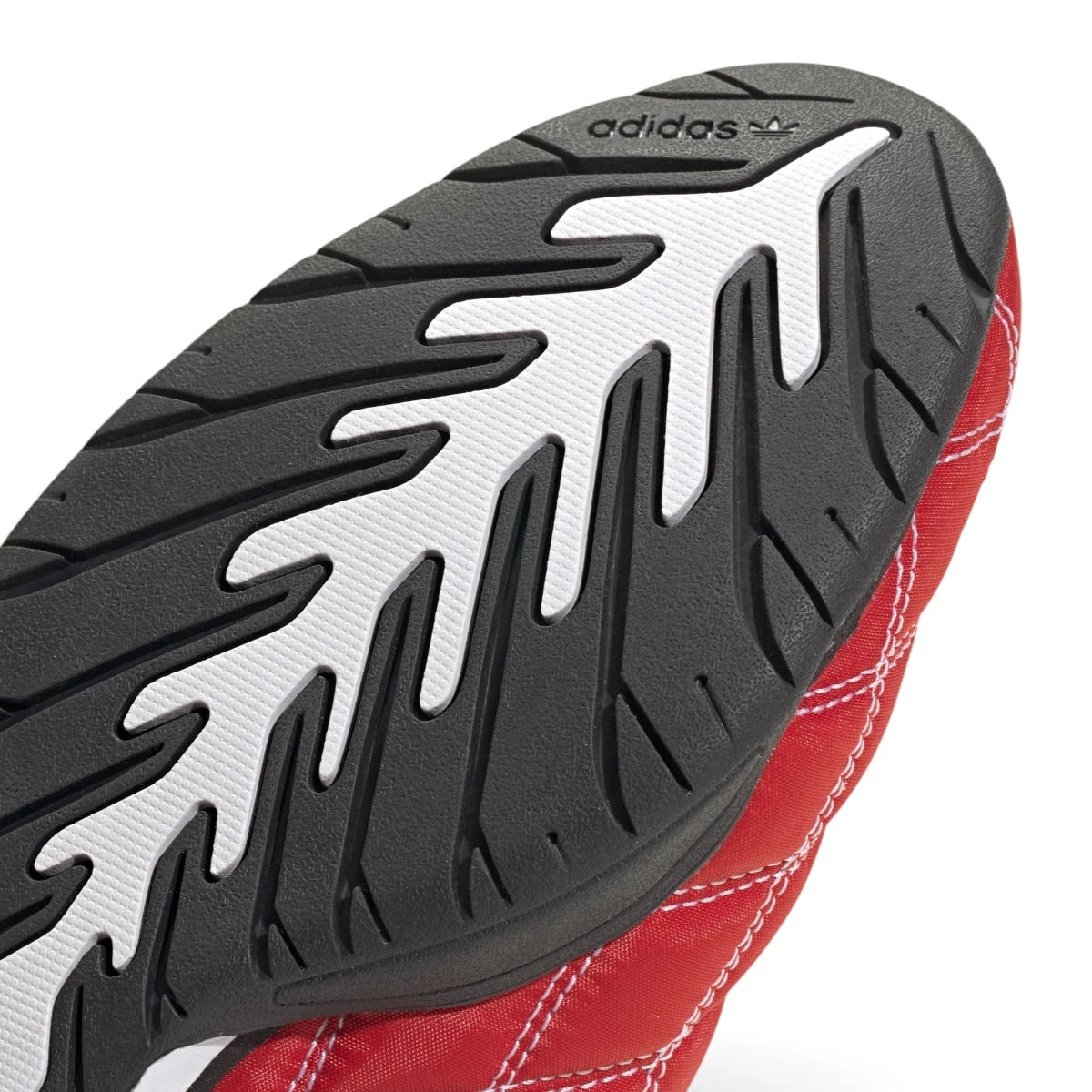 Rubber outsole featuring tyre grips treads
