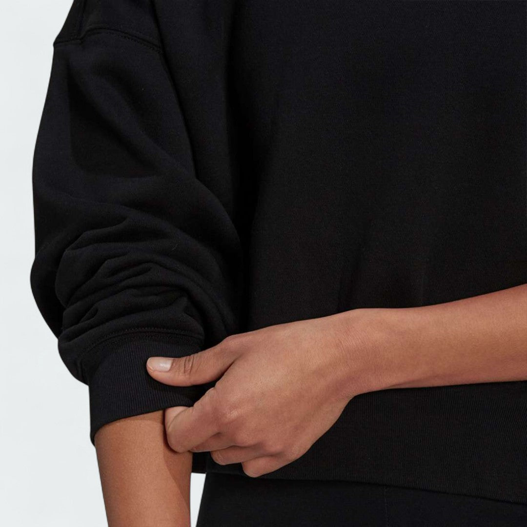 Detailed zoom of the ribbed long sleeve