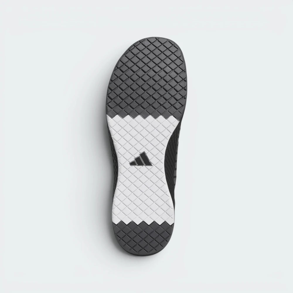 Displays the technical rubber tread matrix designed for unreal anti-slip traction on lifting platforms.