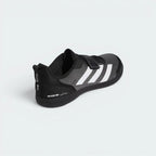 Focuses on the flat heel counter base engineered for absolute lifting stability.