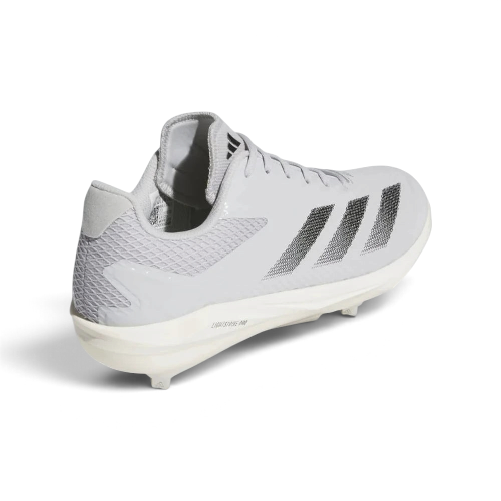 Focuses on the contoured shape of the heel counter, highlighting the structured support cup built to keep the rearfoot stabilized during sprints.