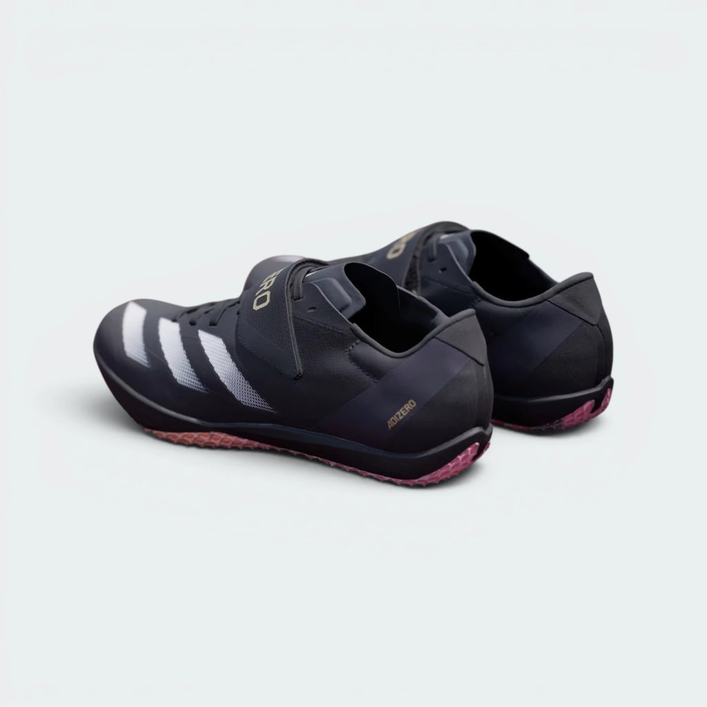 Focuses on the stable, reinforced heel counter designed for a supportive, locked-in plant phase.