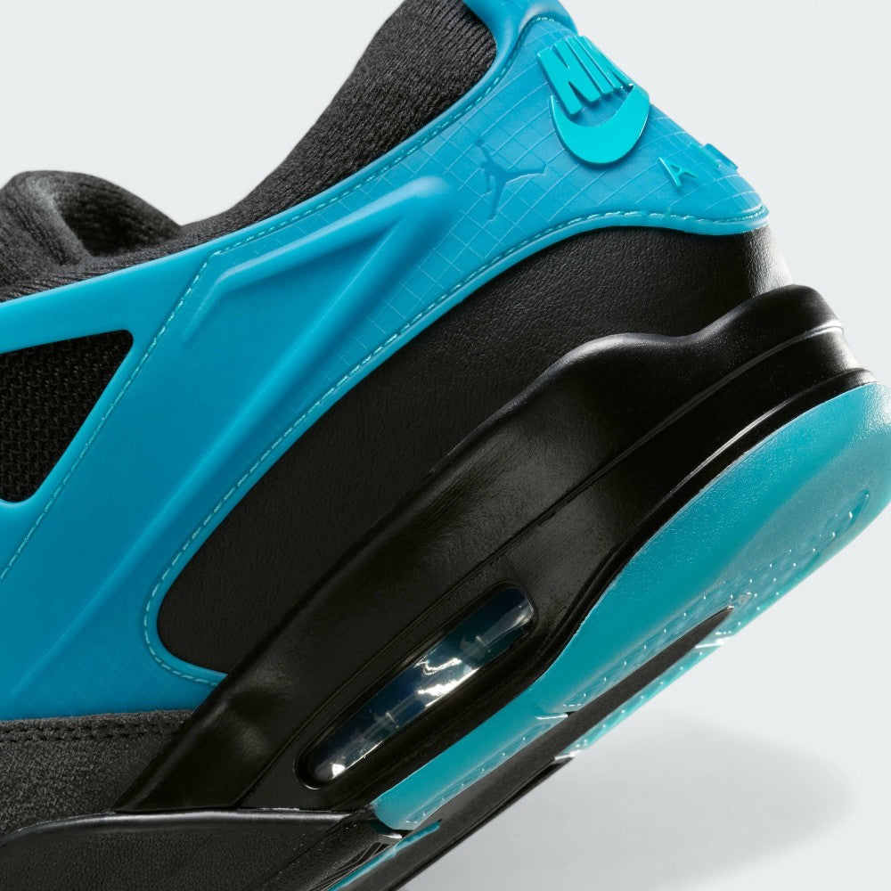 Zoom Looking at the Outsole and Midsole: Highlighting the "Max Air" branding and the technical engineering of the supportive wrap-around cage.