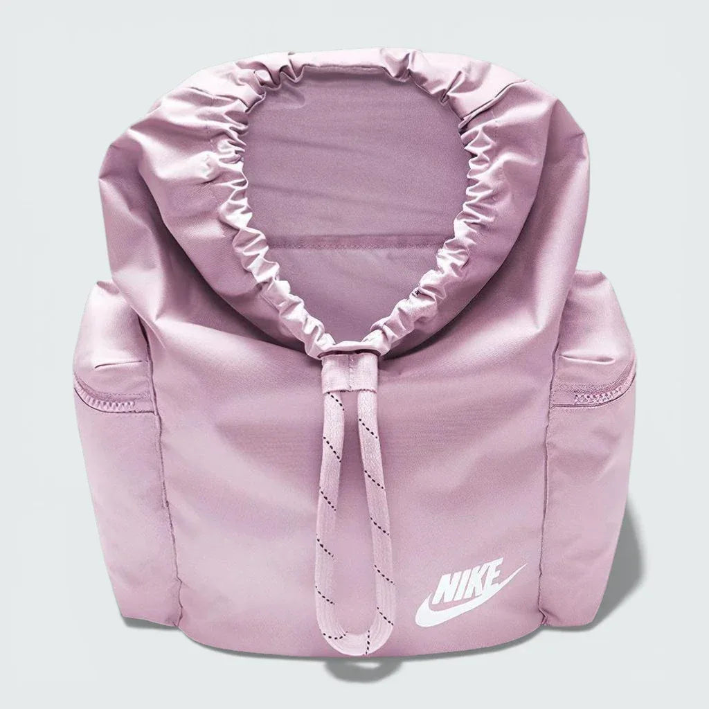 Detailed zoom on the side zipper and the thick, durable drawstring cords.