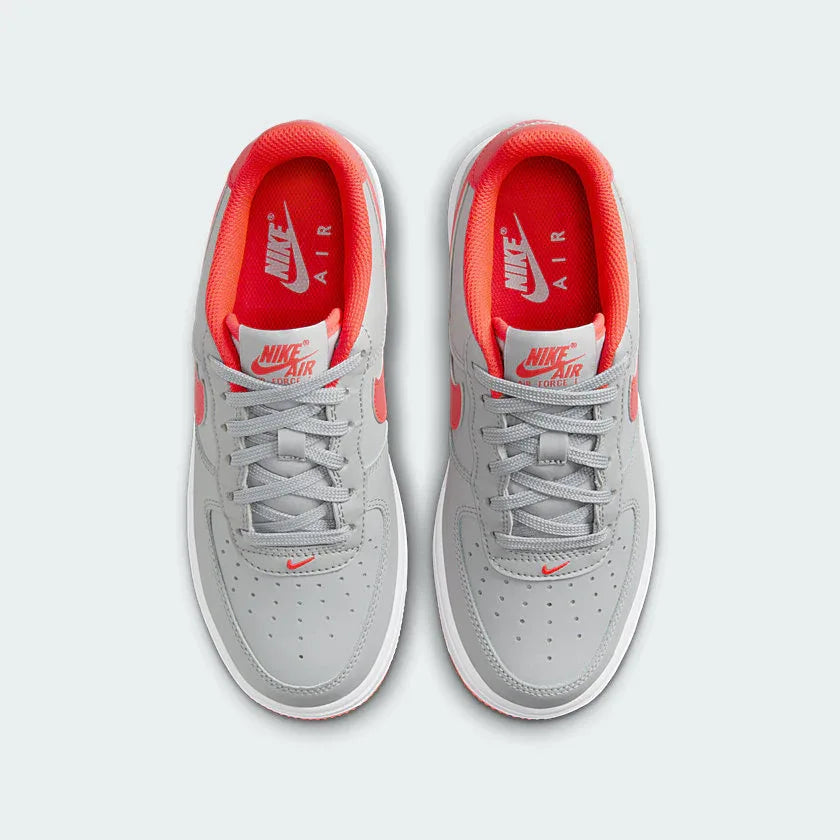 Focuses on the locked-in lacing system and the high-definition toe-box perforations.