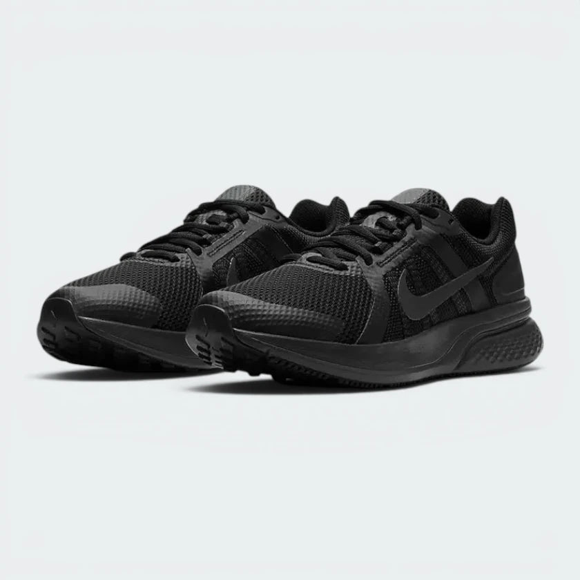 Emphasising the low-slung, streamlined running silhouette and the professional distribution of the tonal dark grey paneling.