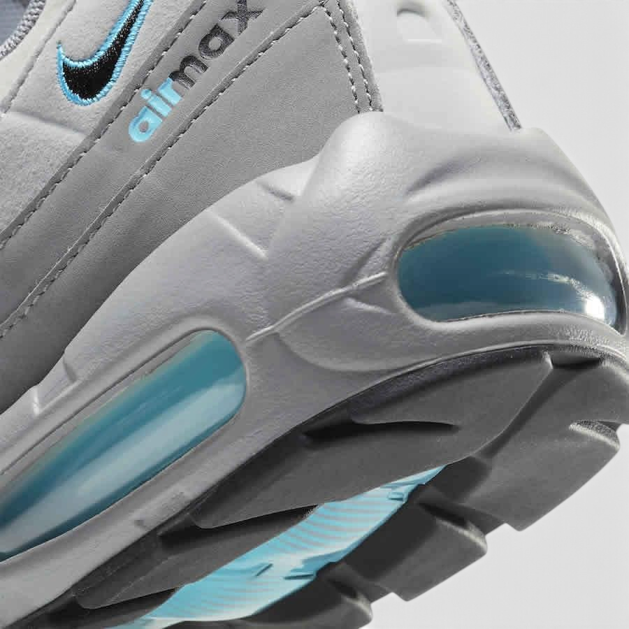 Detailed zoom on the outsole and midsole of the Nike Air Max 95 Men's running shoes, highlighting the cushioned foam and visible Max Air units.