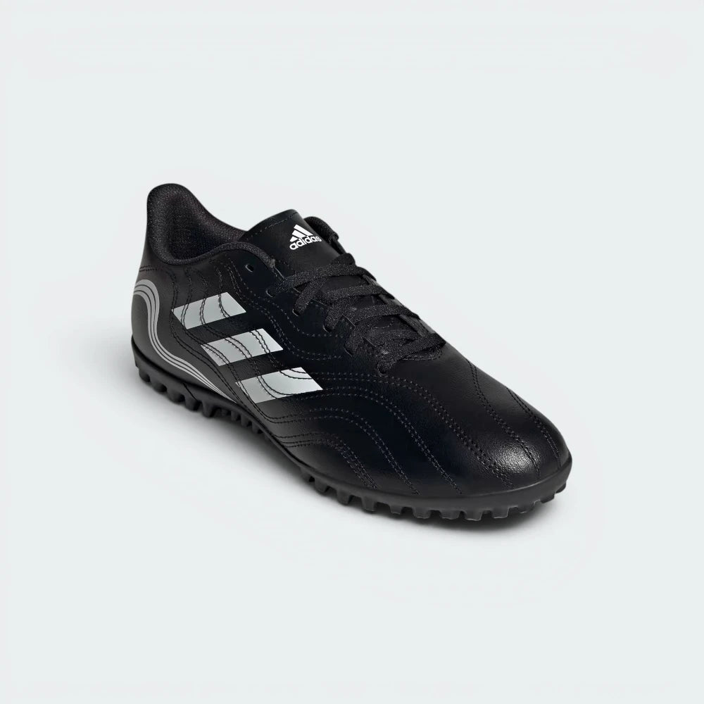 Emphasising the locked-in regular fit and the professional "Core Black" colour depth.
