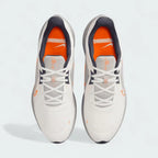 Top-down view of a pair of Nike Quest 5 Men's running shoes in sail, highlighting their breathable mesh construction and lacing system.