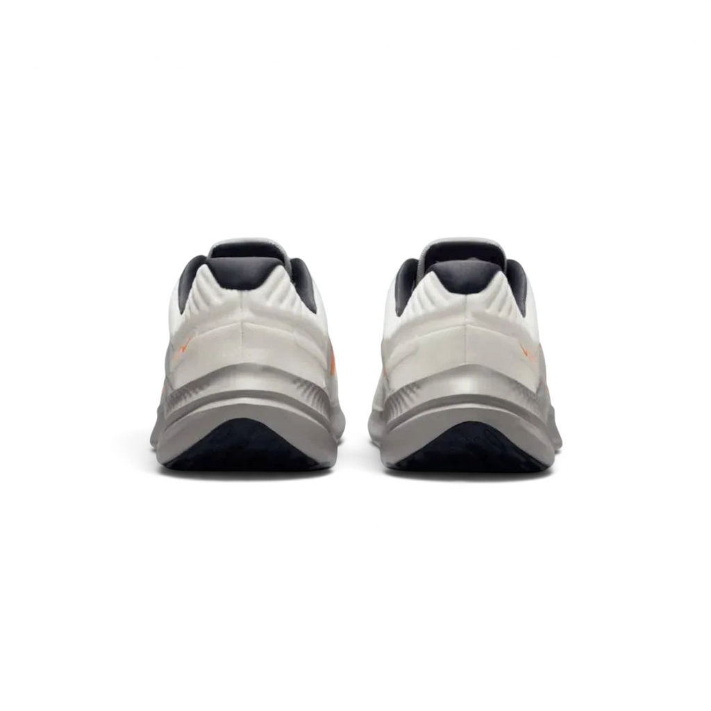 Rear view of the Nike Quest 5 Men's running shoes, focusing on the supportive heel collar and subtle branding.