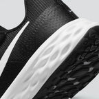 Highlights the "unreal" clean finish where the soft, springy foam cushioning wall bonds securely to the high-traction rubber podded base.
