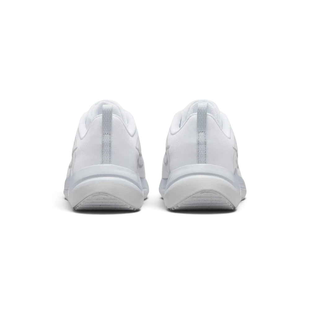 Focuses on the contoured mesh heel collar structure and the clean finish of the raised, protective rear foam sole.