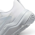 Highlights the "unreal" clean finish of the elevated foam cushioning tooling and its stable, secure bonding to the lower rubber traction plates.