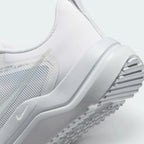 Highlights the "unreal" clean finish of the elevated foam cushioning tooling and its stable, secure bonding to the lower rubber traction plates.