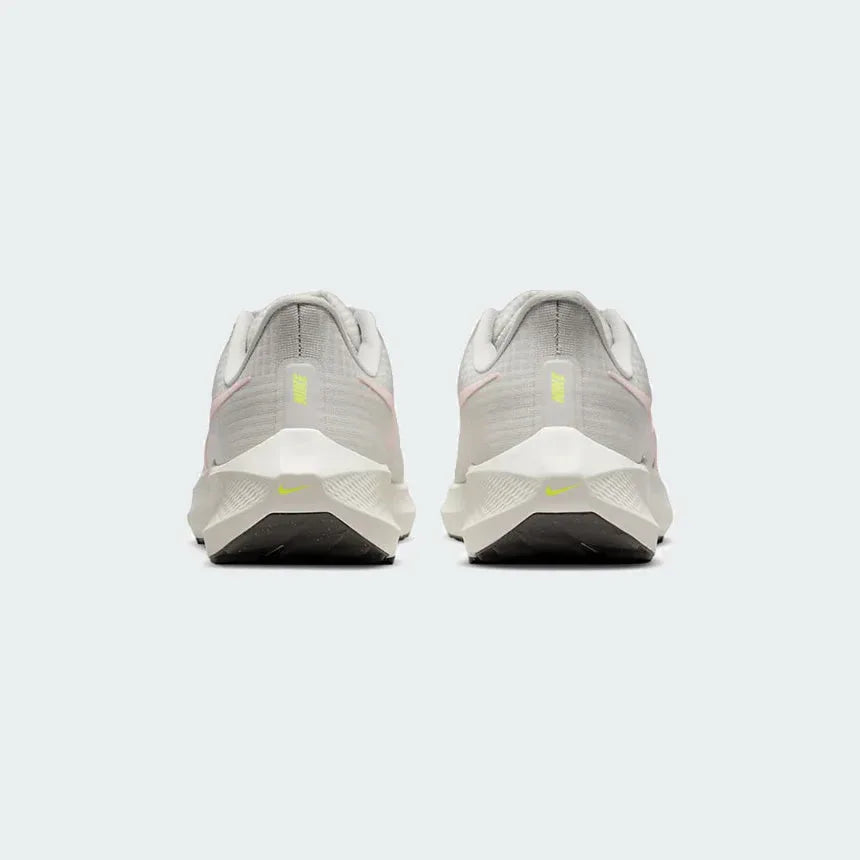 Rear view of the Nike Air Zoom Pegasus 39 Women's grey running trainers, focusing on the supportive heel collar and design for smooth transitions.