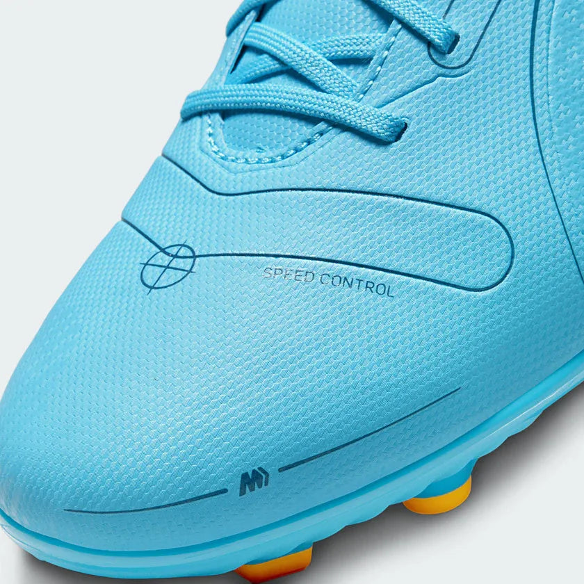 Detailed close-up of the front of the Nike Vapor 14 Club FG/MG men's football boot, showing the lacing system and textured toe box for ball control.