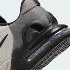 Highlights the "unreal" clean finish where the lateral rubber wraps roll up the sidewall to form a stable, protective barrier.