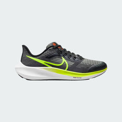Nike Air Max Alpha Trainer 5 Men's shoes in black with white accents, side profile showing visible Max Air unit in the heel, durable mesh upper, and supportive overlays.