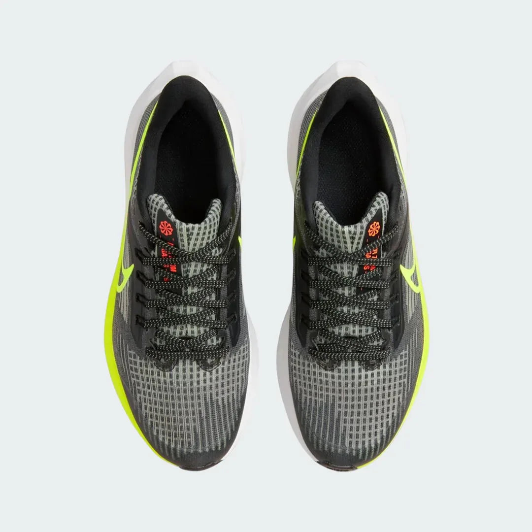 Top-down view of a pair of Nike Air Max Alpha Trainer 5 Men's shoes in black, highlighting their sturdy silhouette and lace-up closure.