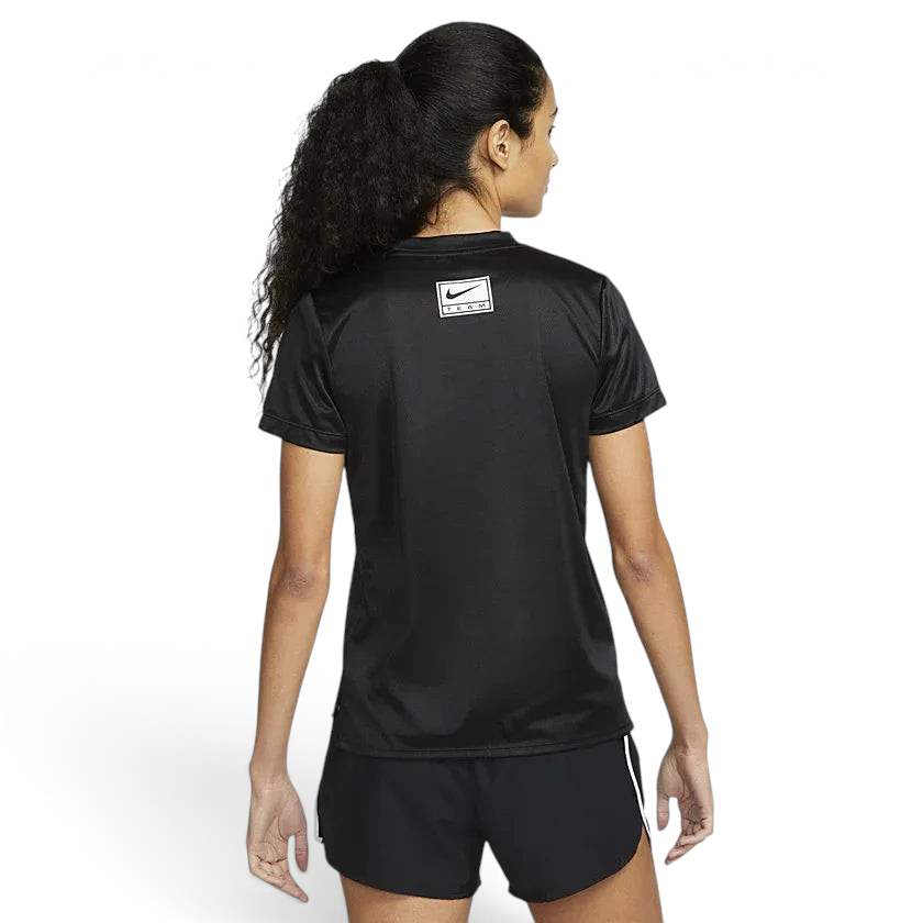 tradesports.co.uk Nike Women's  Dri-FIT Swoosh Shirt DQ6371 010