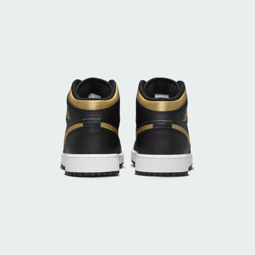 tradesports.co.uk Nike Juniors Air Jordan 1 Mid DQ8423 071
