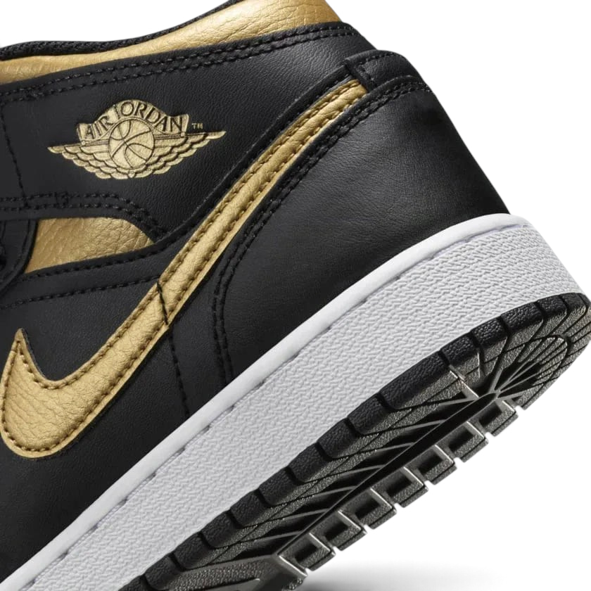 tradesports.co.uk Nike Juniors Air Jordan 1 Mid DQ8423 071