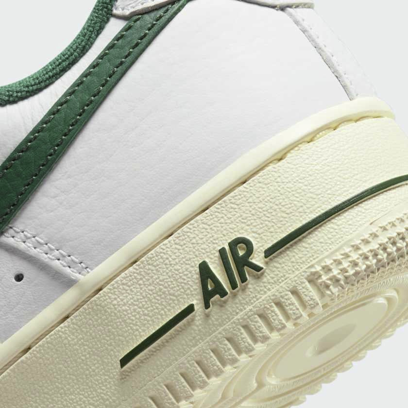 tradesports.co.uk Nike Air Force 1 '07 LX Women's DR0148 102