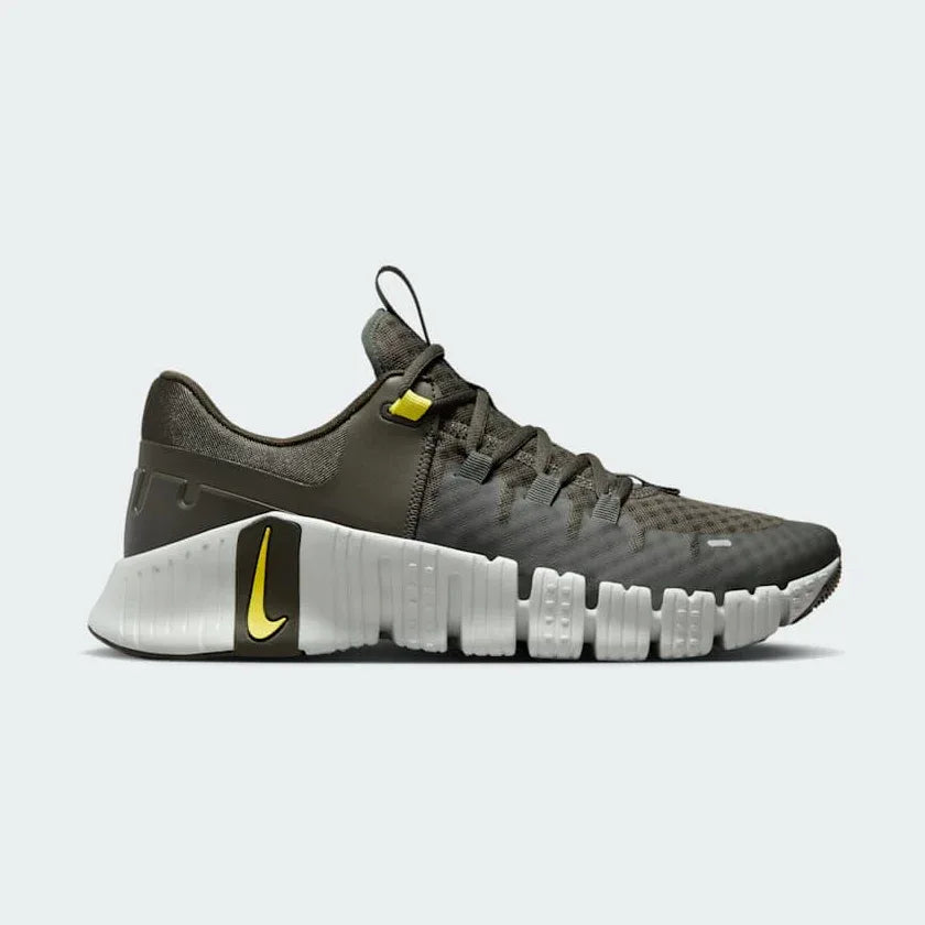 Nike Free Metcon 5 Men's Training Shoes DV3949 side view showing mesh upper and green colourway